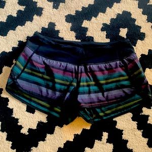 Women’s LuLuLemon shorts. Size 6.